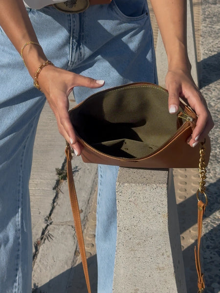 Cartera Gardenia Café