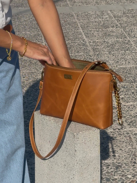 Cartera Gardenia Café
