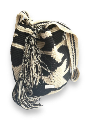 Bolso Wayuu Apshana Zigzag Crudo Negro Mediano