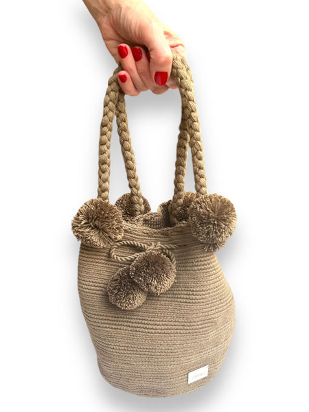 Bolso Wayuu Guajira Pompon Greige Mediano