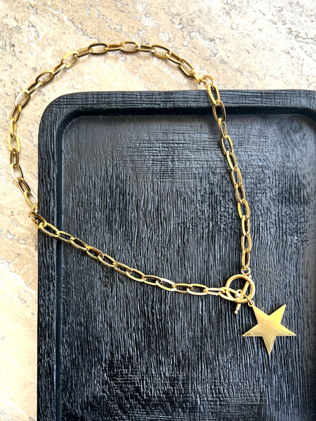 Collar Estrella Radiante Acero Baño de Oro