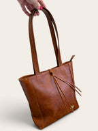 Cartera de Cuero Lazo Midi Café Camel