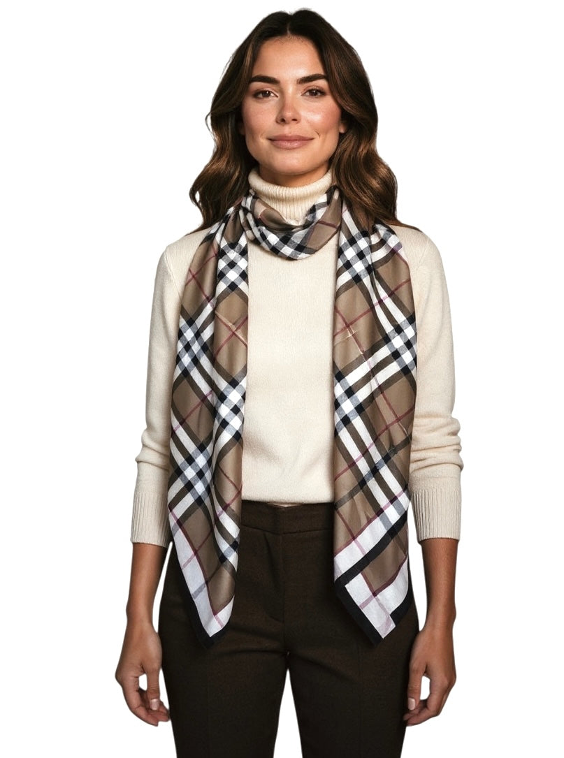 Pañuelo Escocia Beige 130x130 cms.