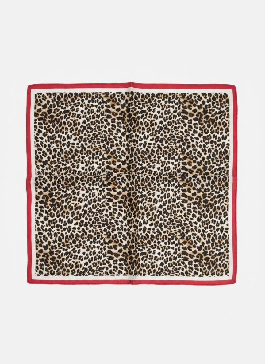 Pañuelo Leopardo Borde Rojo 70x70 cms.