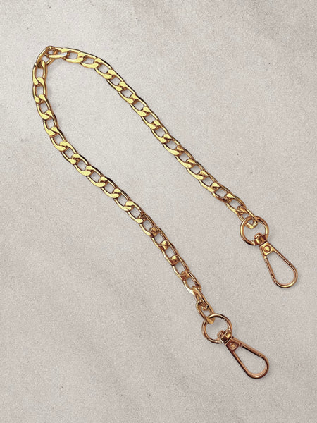 Cadena Acrílica Dorada 30 cms.