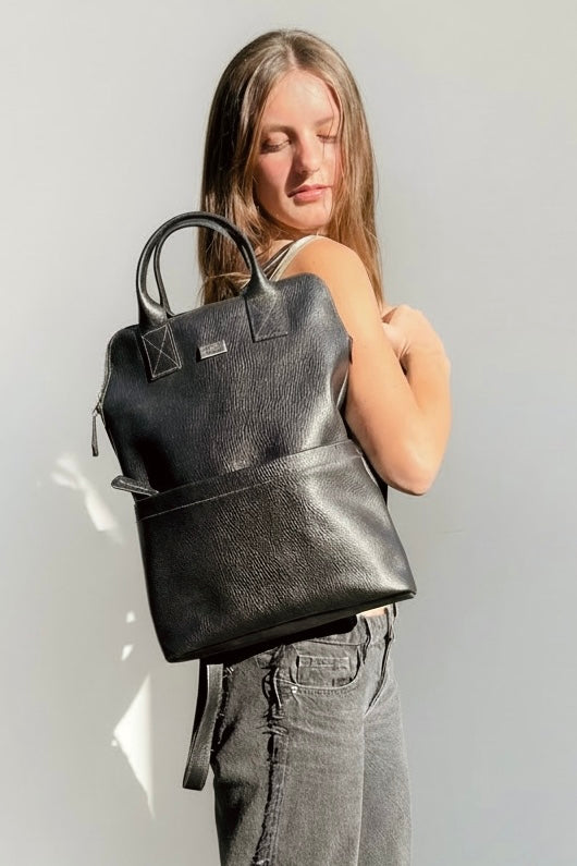 Mochila de Cuero Puemo Negro Grano